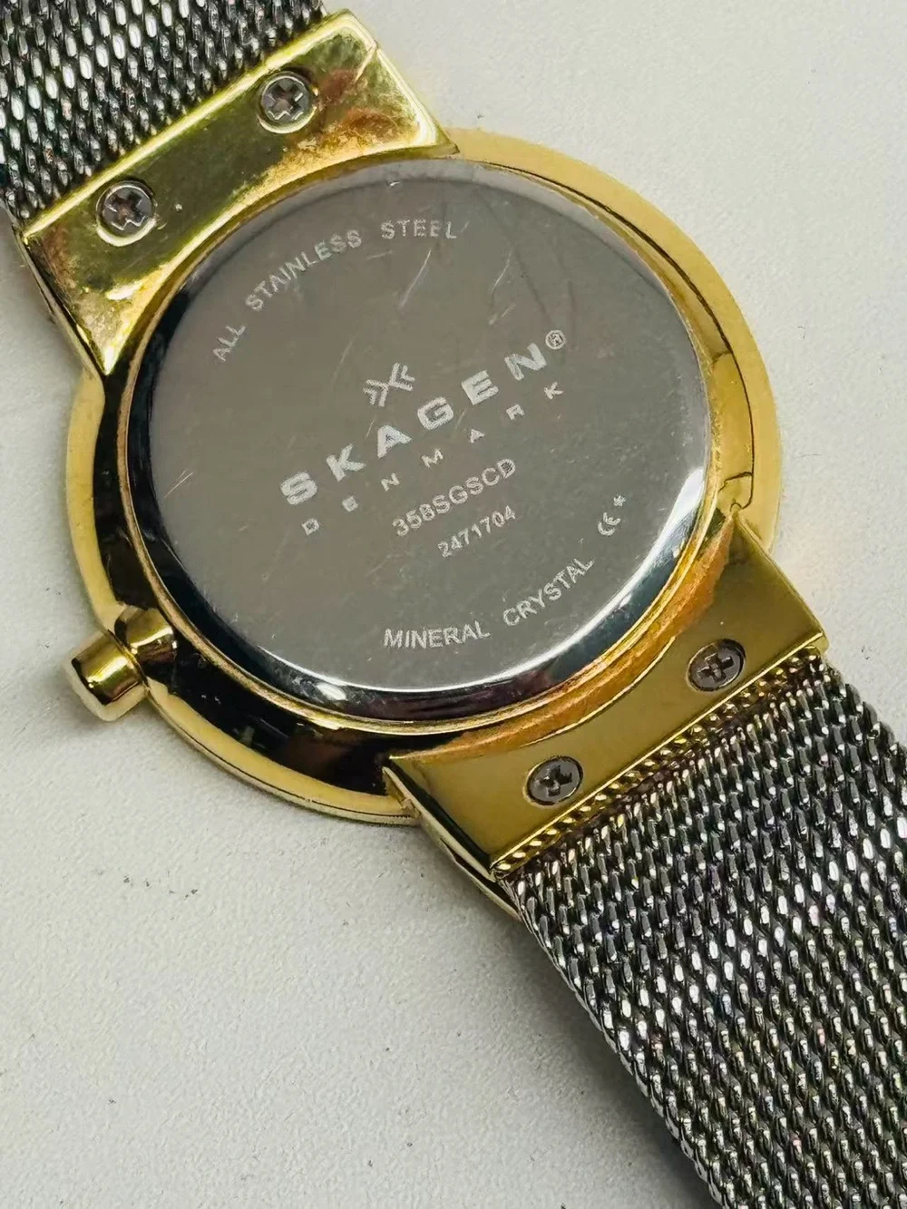 Skagen Denmark Women’s Watch Gold Tone 26mm Silver Dial Crystal New Battery Runs